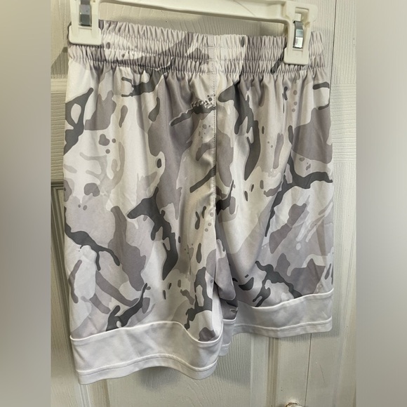 Adidas boys shorts - Picture 3 of 4